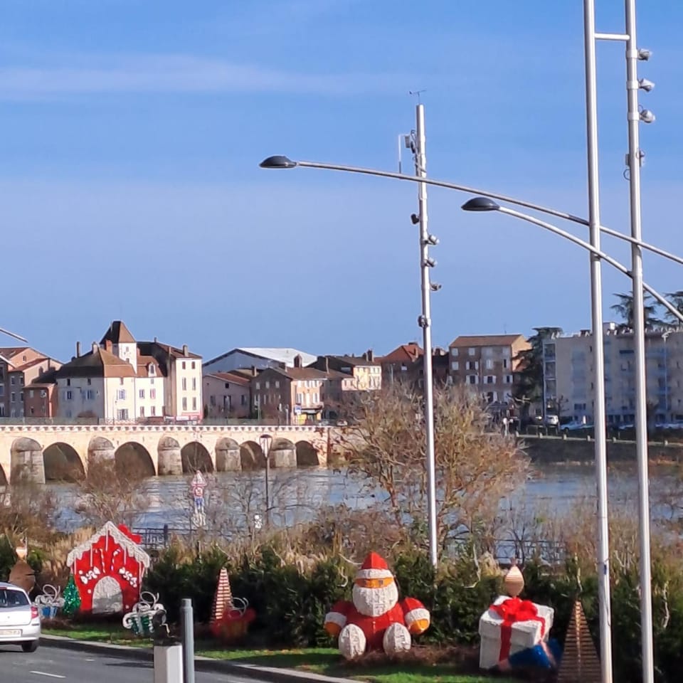 City view, River view