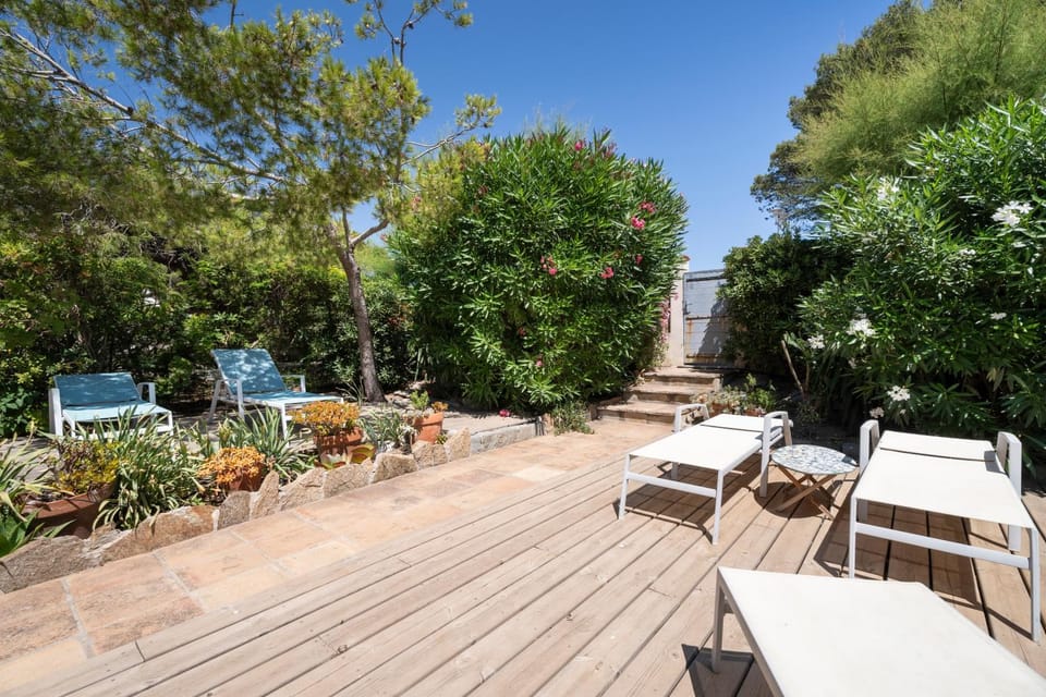 Property building, Balcony/Terrace, Living room