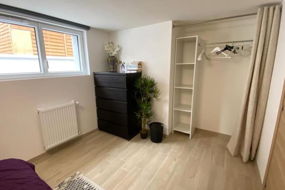 Charming house within an exotic garden next to RER A and lines L and J direct to PARIS House in Sartrouville