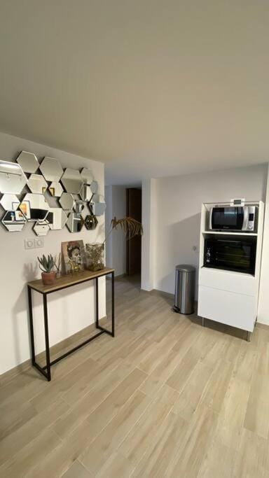 Charming house within an exotic garden next to RER A and lines L and J direct to PARIS House in Sartrouville