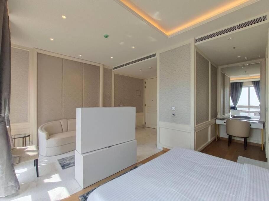 Luxury Leela residence studio apartment, near Bangalore airport,Manyata tech park Apartment in Bengaluru