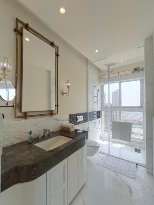 Luxury Leela residence studio apartment, near Bangalore airport,Manyata tech park Apartment in Bengaluru