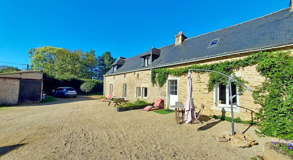 Le trimaran House in Brittany