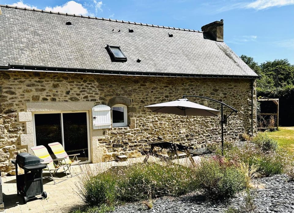 Le trimaran House in Brittany