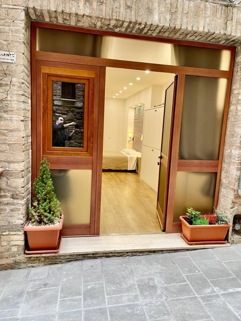 Facade/entrance