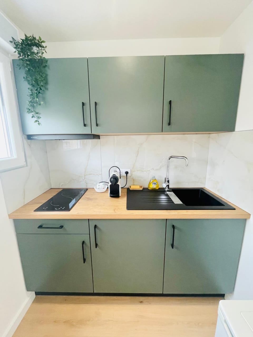 Coffee/tea facilities, Kitchen or kitchenette