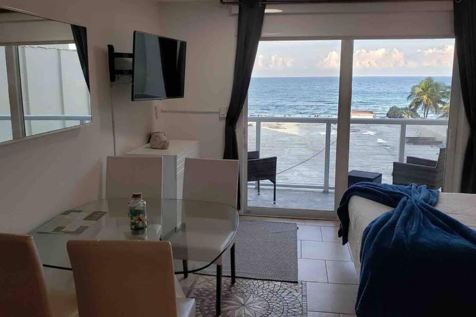 TV and multimedia, Seating area, Dining area, Sea view