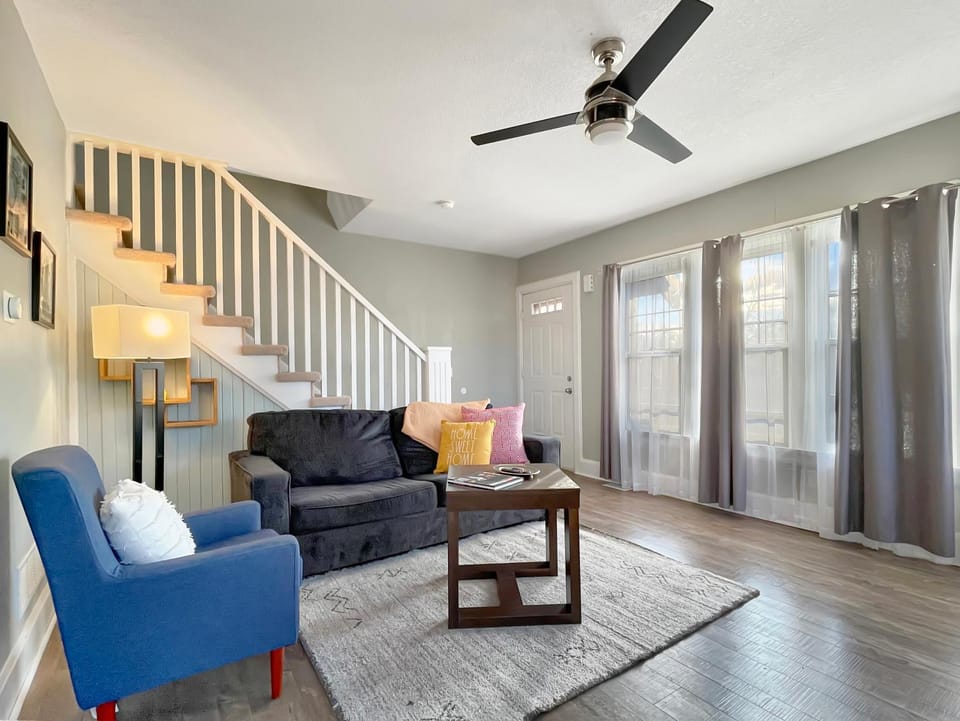 2BR Family Charmer Duplex near Drake House in Des Moines