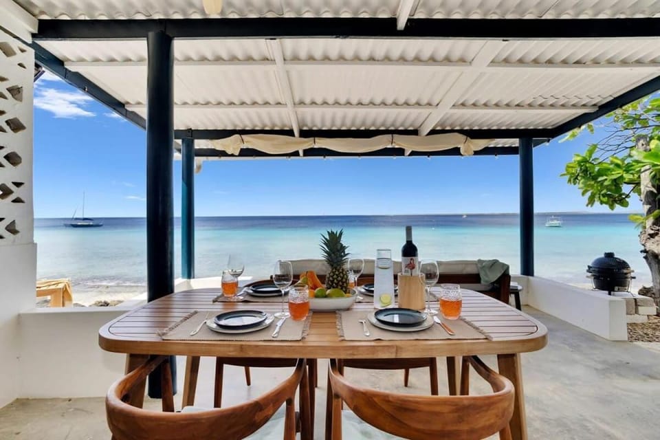 Pixel Paradise Oceanfront Villa with Stunning Views Villa in Venezuela