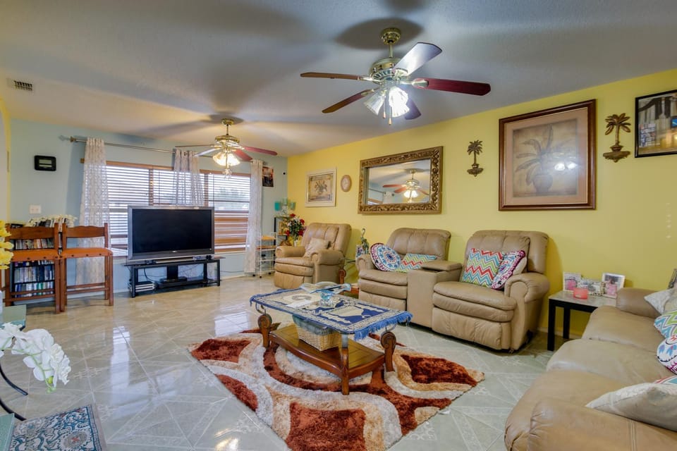 Charming McAllen Rental Home w/ Private Backyard! House in McAllen