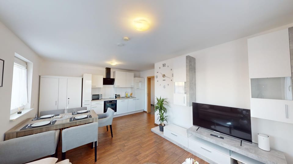 TV and multimedia, Kitchen or kitchenette, Living room, Photo of the whole room, Seating area, Dining area, minibar, stove