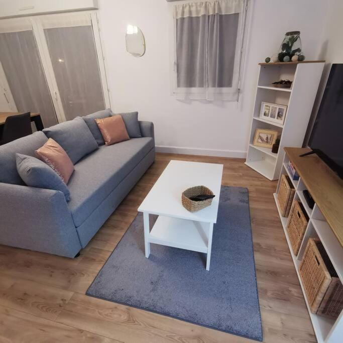 TV and multimedia, Living room, Seating area