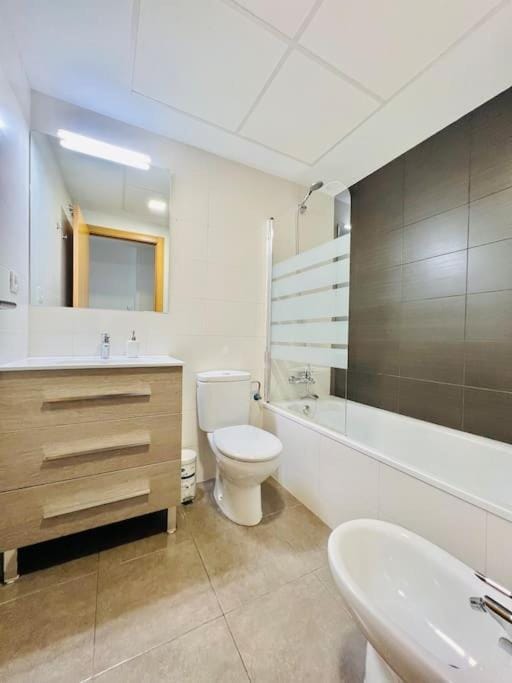 Bathroom, Bath, bidet