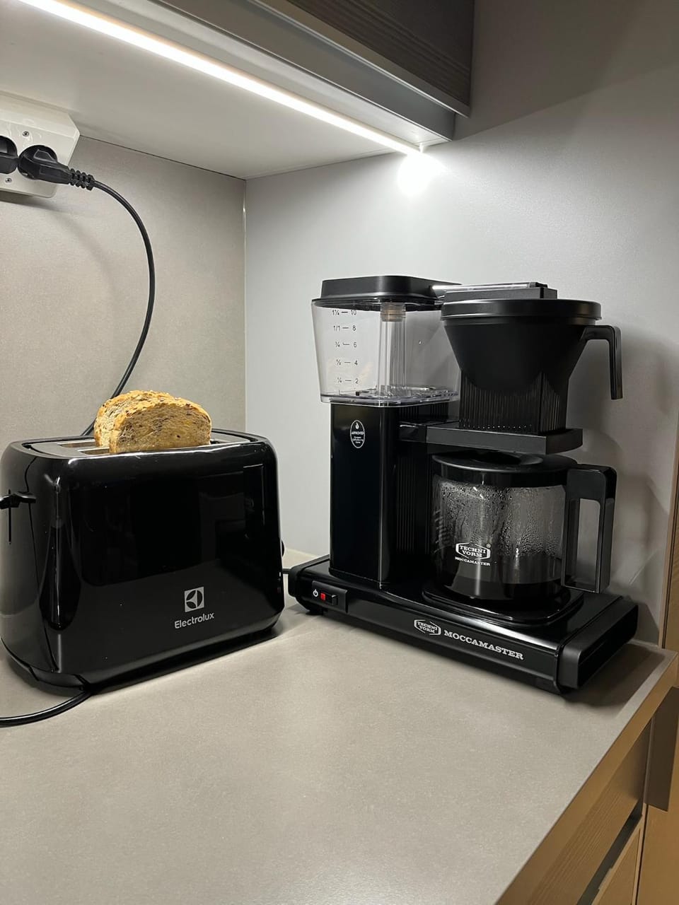 Coffee/tea facilities, Kitchen or kitchenette, toaster