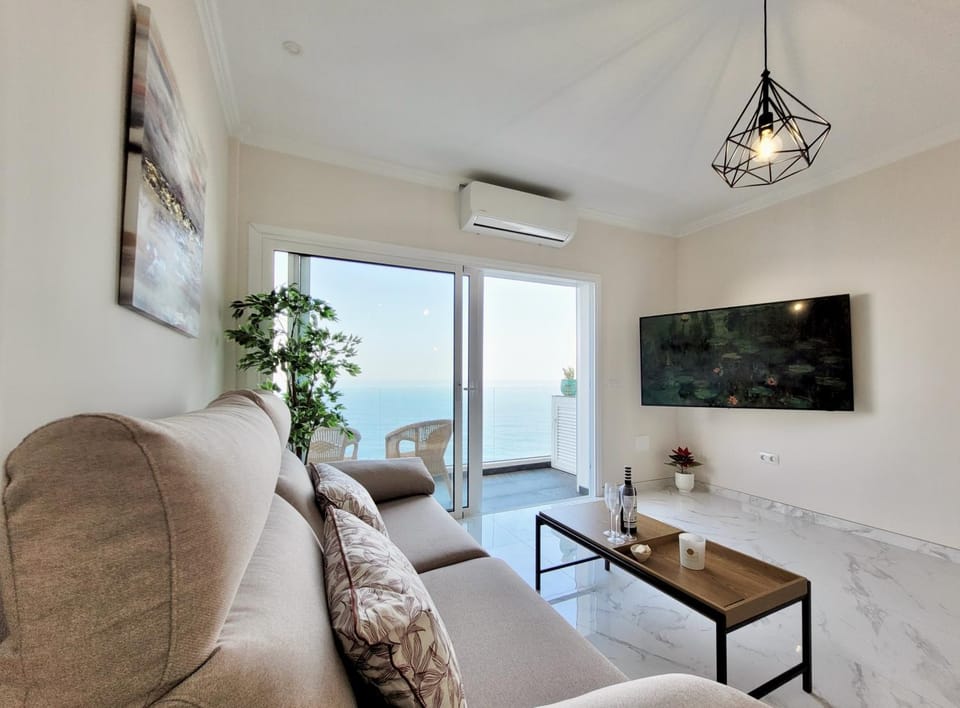 TV and multimedia, Living room, Sea view, air conditioner
