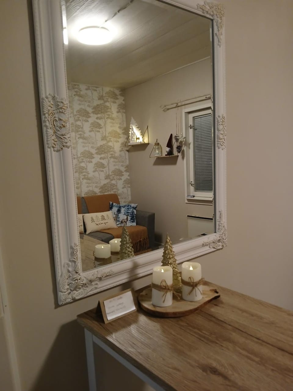 Photo of the whole room