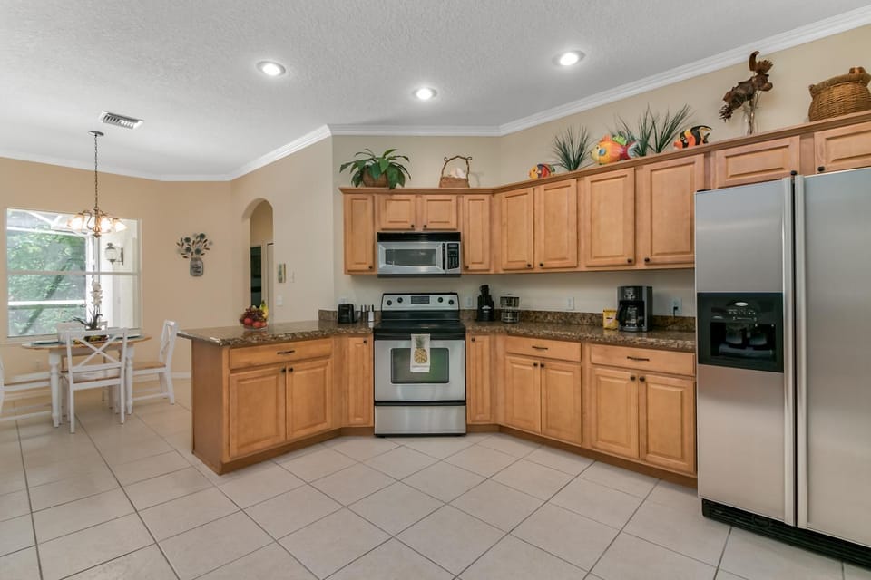 Kitchen or kitchenette, Dining area, dishwasher, minibar, pet friendly, stove, toaster