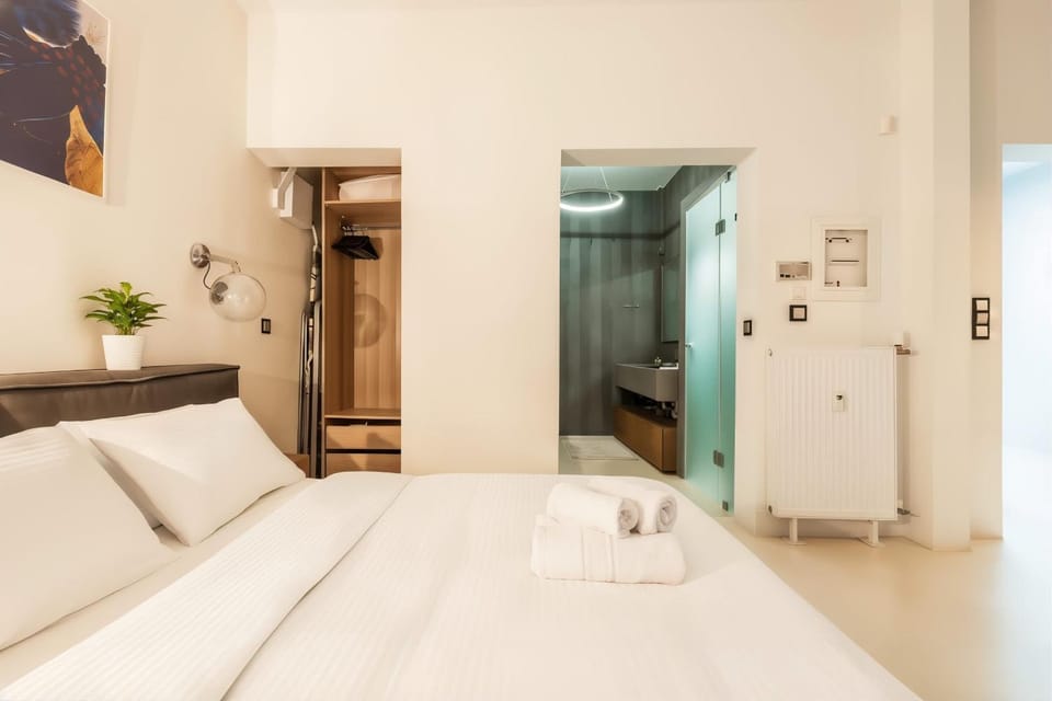 Athenian Greek Art Apt next to Acropolis & Metro Apartment in Athens
