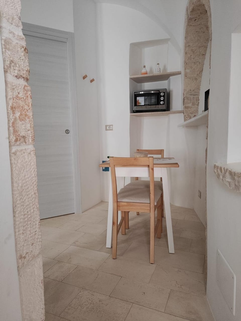 Dining area, pet friendly