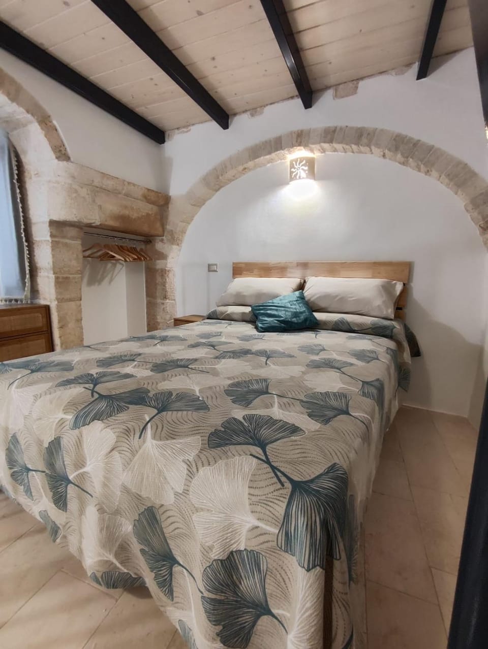 Bed, Photo of the whole room