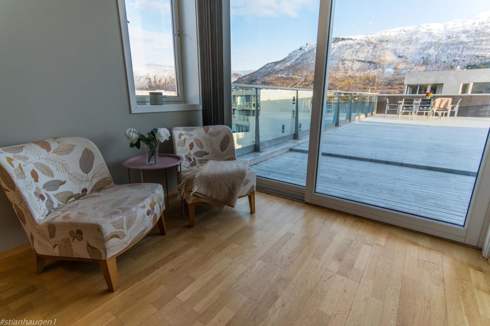 Strandkanten Panorama Apartment in Tromso