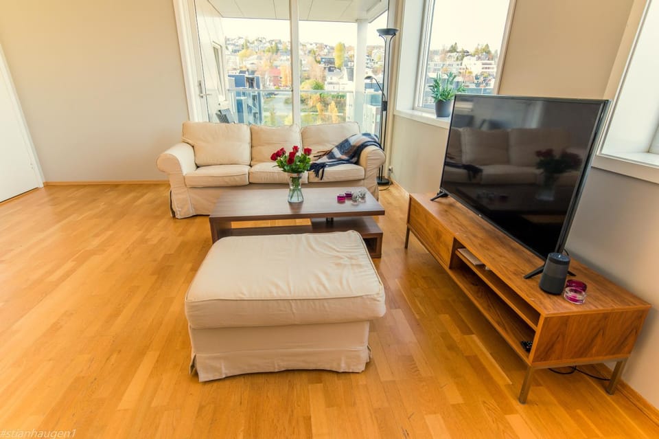 Strandkanten Panorama Apartment in Tromso