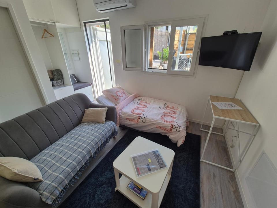 Rhône Studio avec terrace parking privé Apartment in Provence