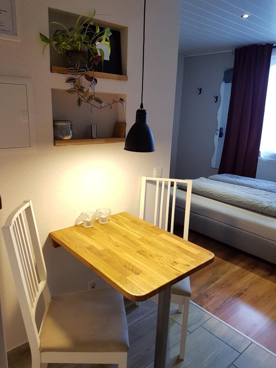 Seating area, Dining area