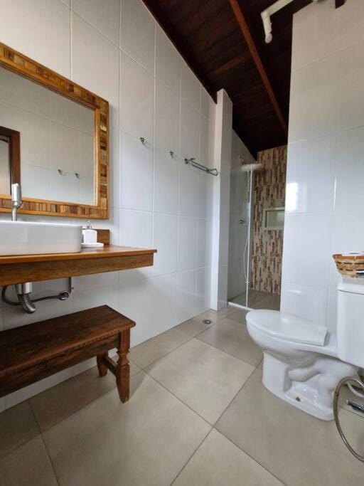 Apto 06 SUN HOUSE em Maresias à 100mts da praia Apartment in São Sebastião