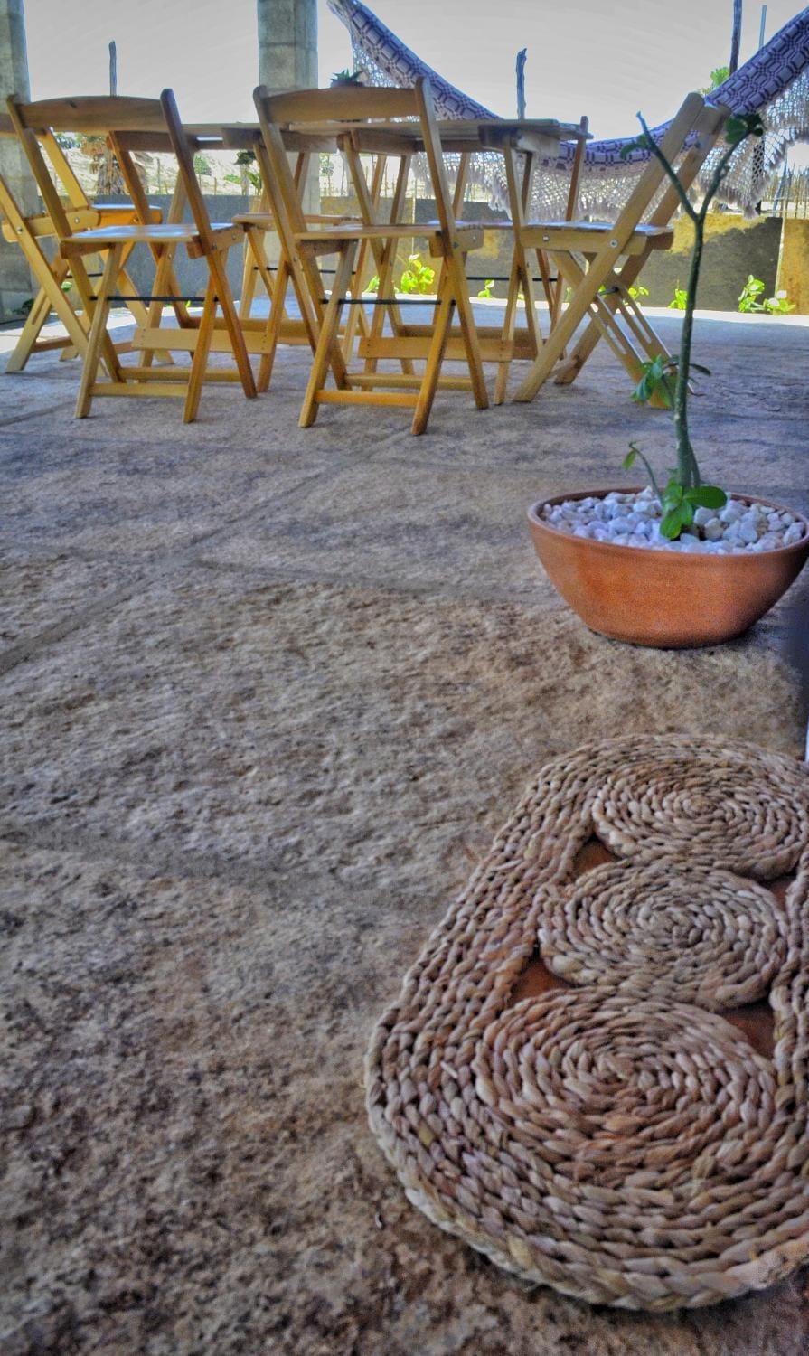 Patio, Day, Dining area