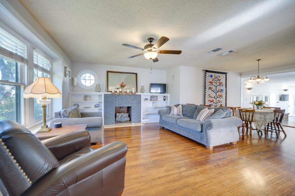 Pet-Friendly Brady Vacation Home Near Wineries! House in Rio Grande