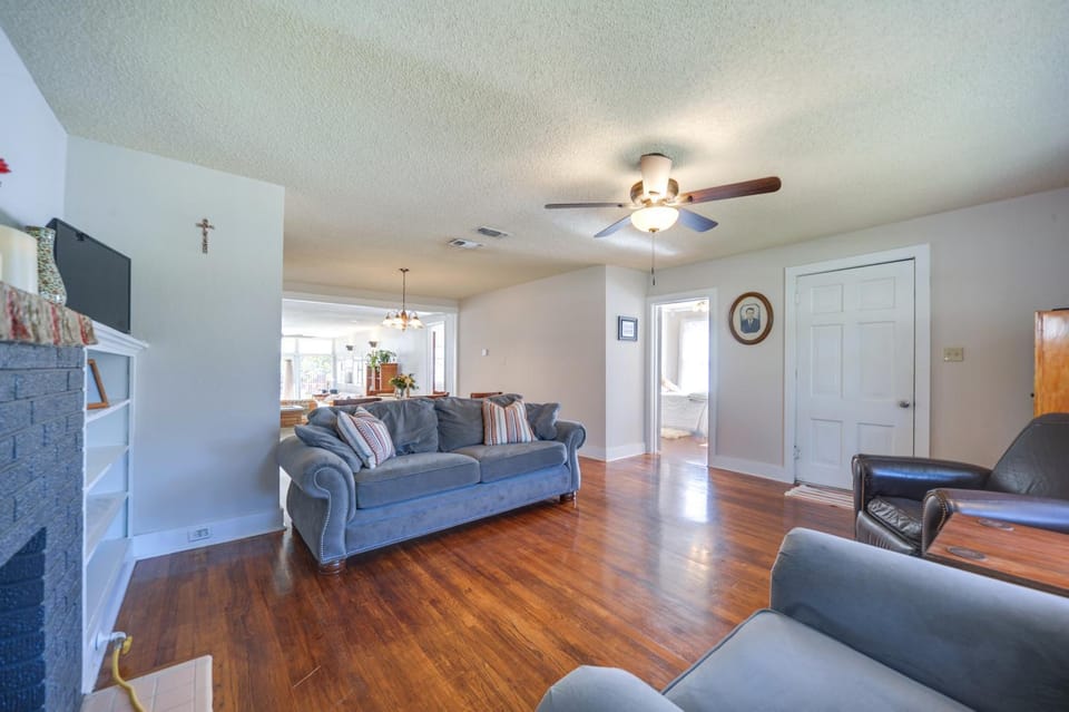 Pet-Friendly Brady Vacation Home Near Wineries! House in Rio Grande