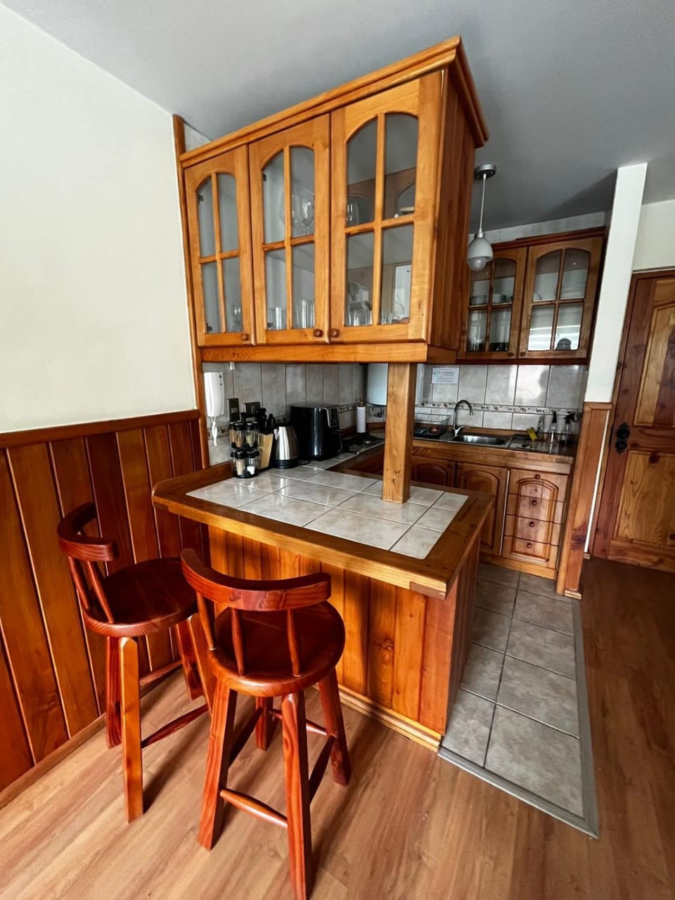Kitchen or kitchenette, Dining area, minibar
