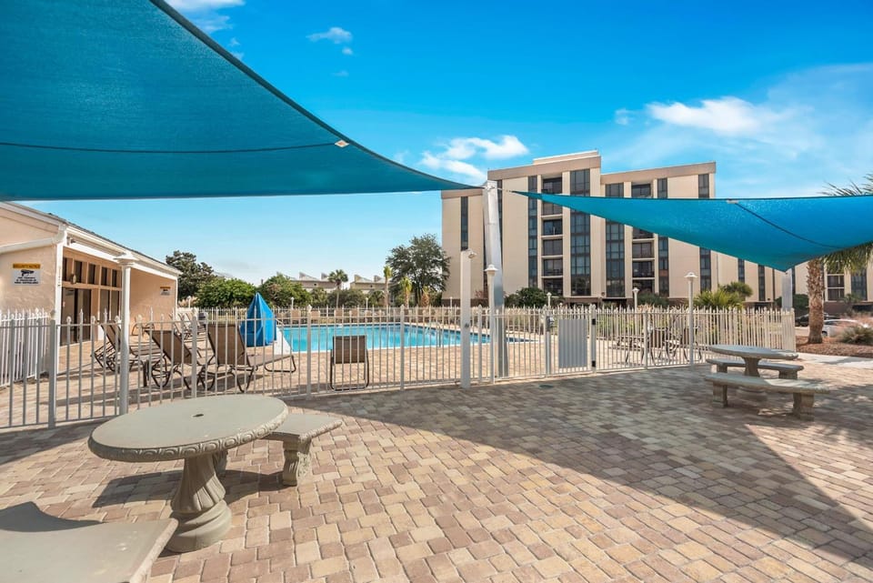 Enclave 701B- Paradiso Del Regno House in Destin