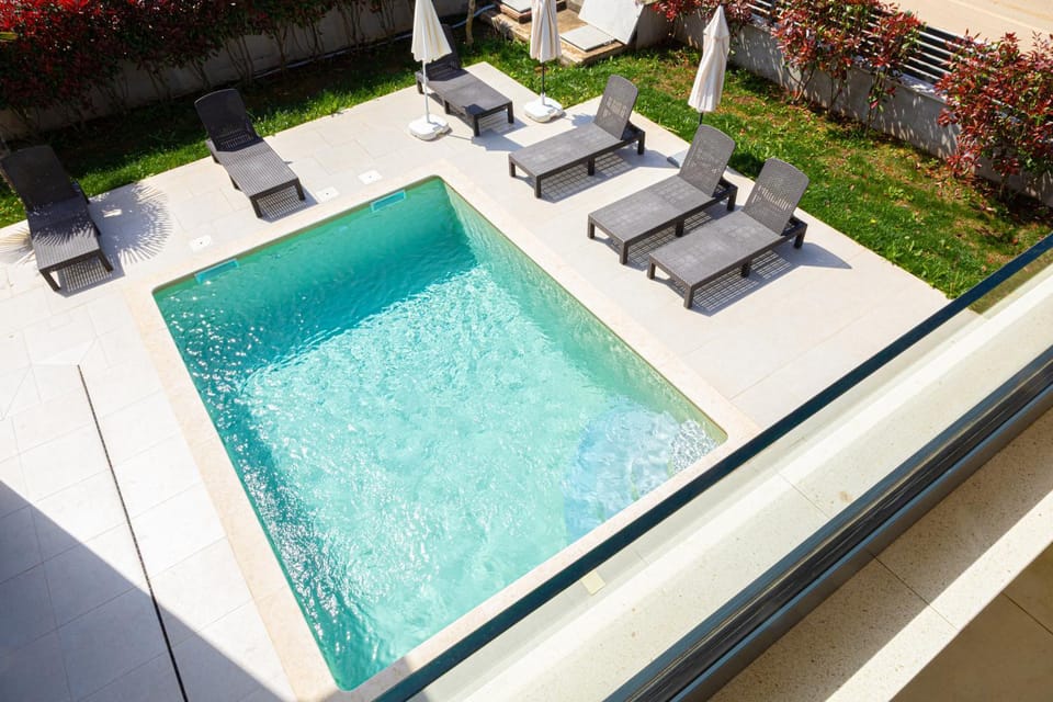 Day, Garden, Garden view, Pool view, Swimming pool, sunbed