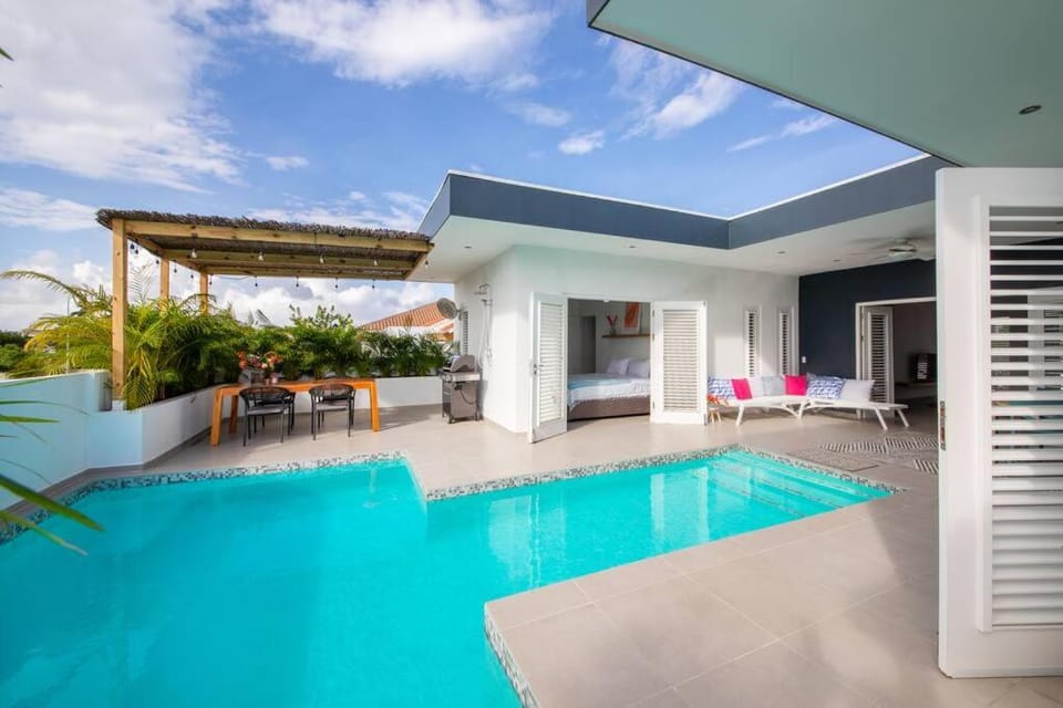 Balcony/Terrace, Swimming pool