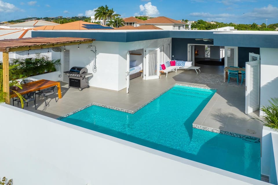 Balcony/Terrace, Balcony/Terrace, Pool view, Swimming pool