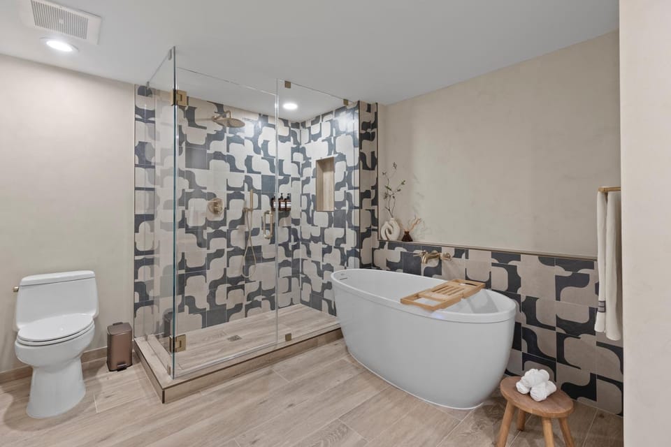 Shower, Toilet, Bathroom, Bath