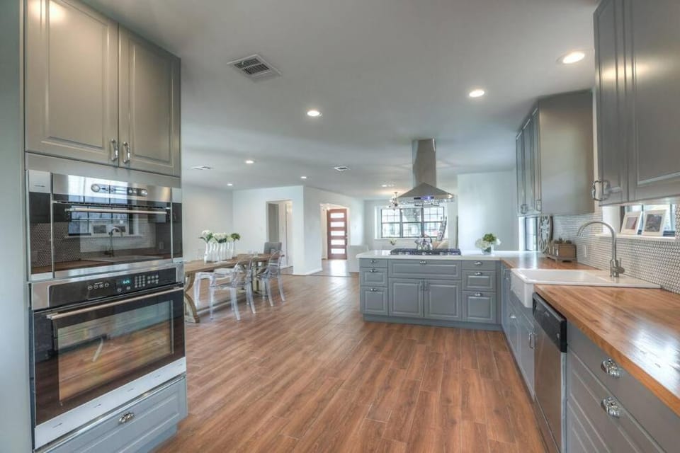 Lilly's Maison #1-Medical Center/Galleria/NRG House in Houston