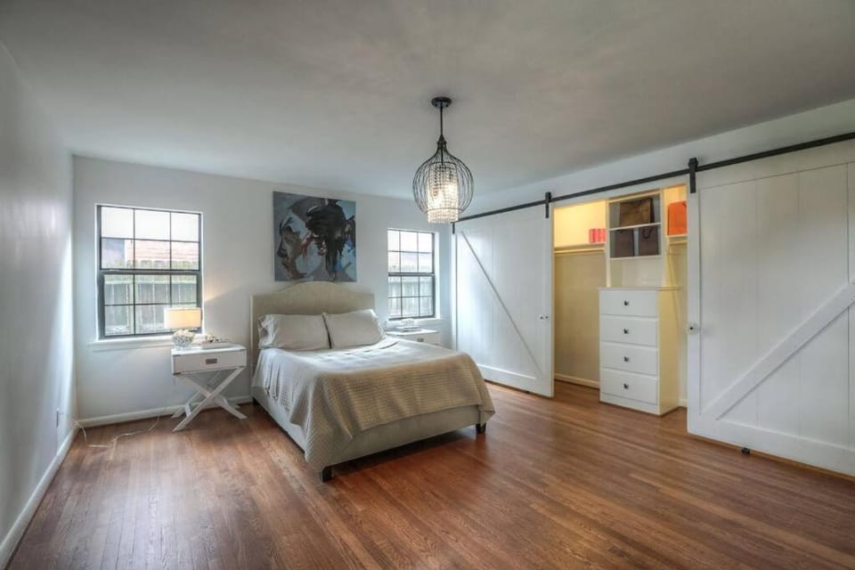 Lilly's Maison #1-Medical Center/Galleria/NRG House in Houston