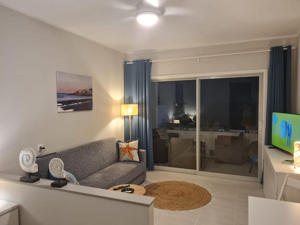 TV and multimedia, Photo of the whole room, Seating area