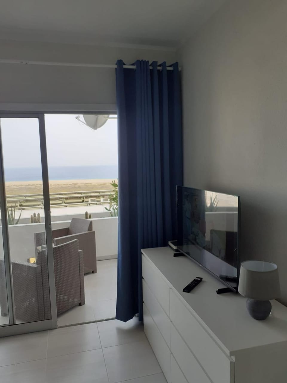 TV and multimedia, Living room, Landmark view, hair dresser