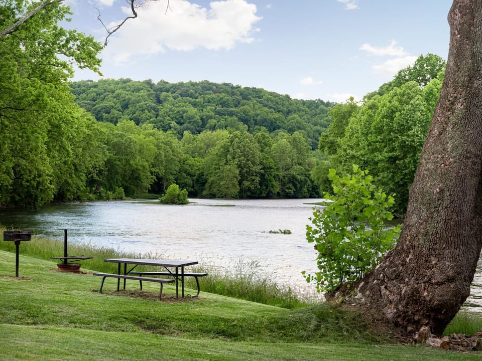Nearby landmark, Natural landscape
