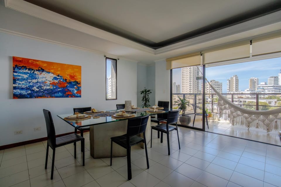 Seating area, Dining area