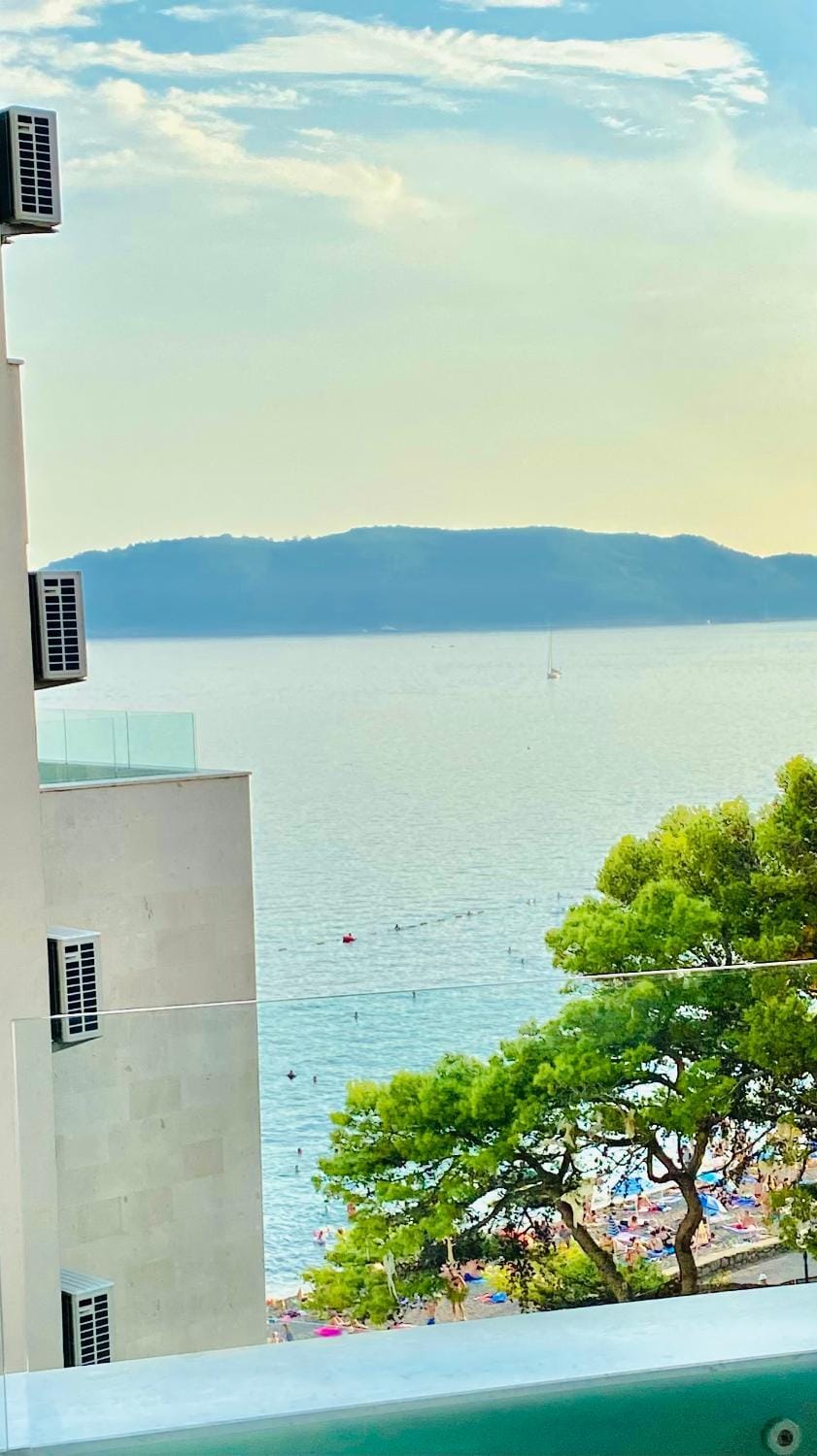 Natural landscape, Balcony/Terrace, Sea view