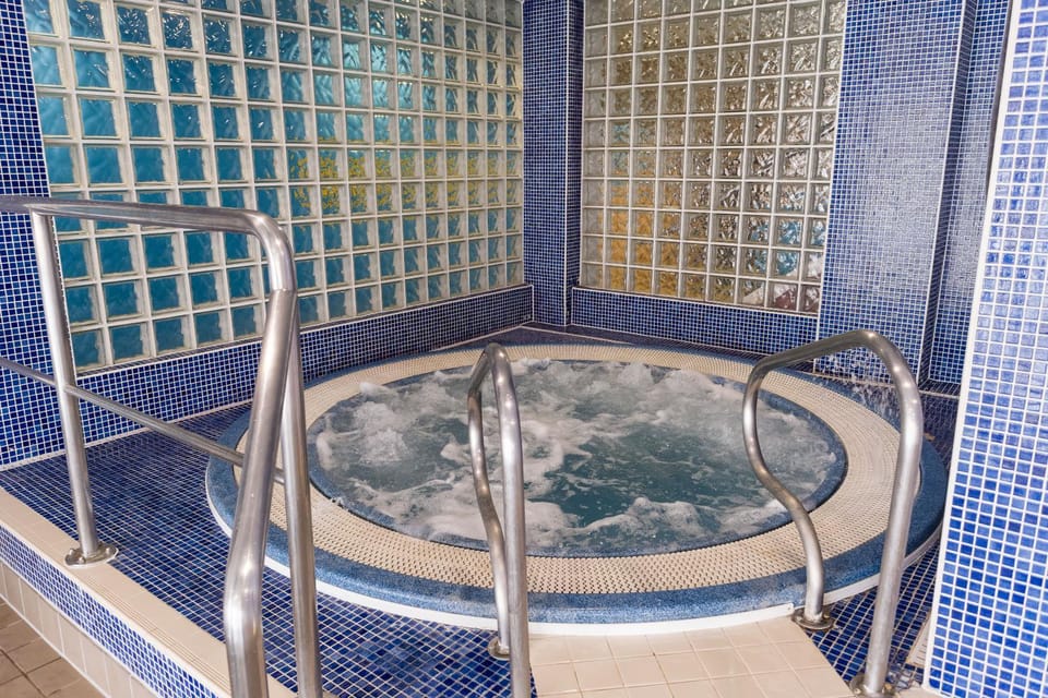 Hot Tub, Sauna, Spa and wellness centre/facilities, Swimming pool