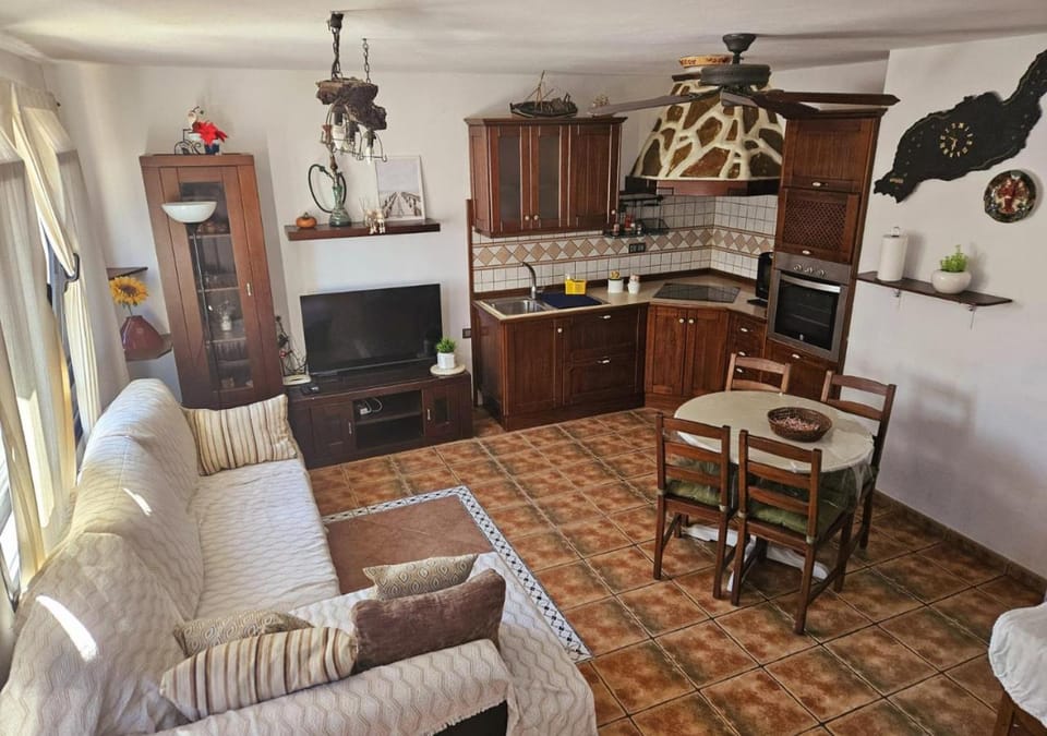 Kitchen or kitchenette, Living room