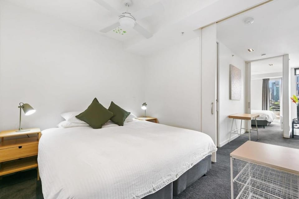 Bed, Bedroom, fireplace