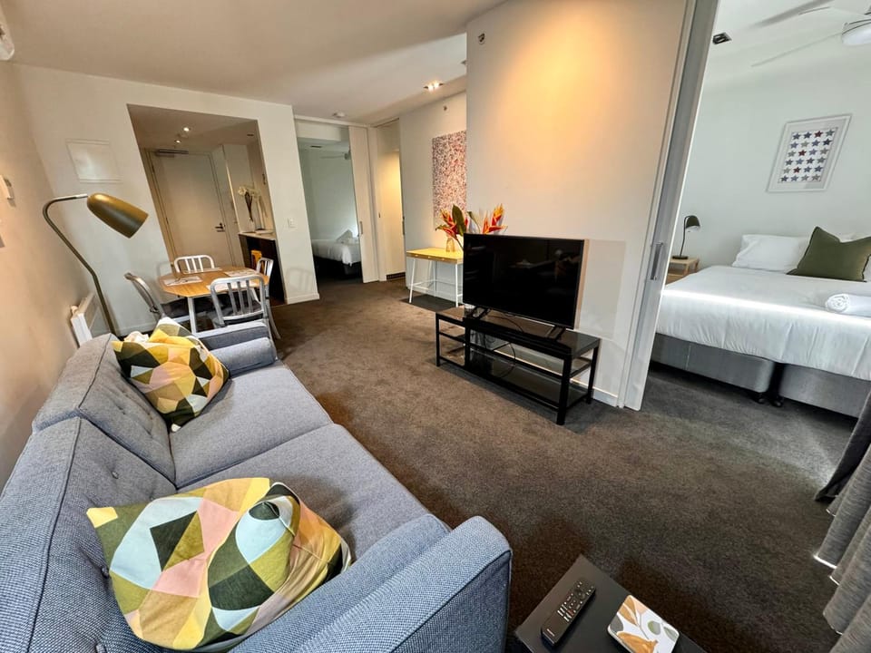 Bed, TV and multimedia, Living room, Dining area, Bedroom