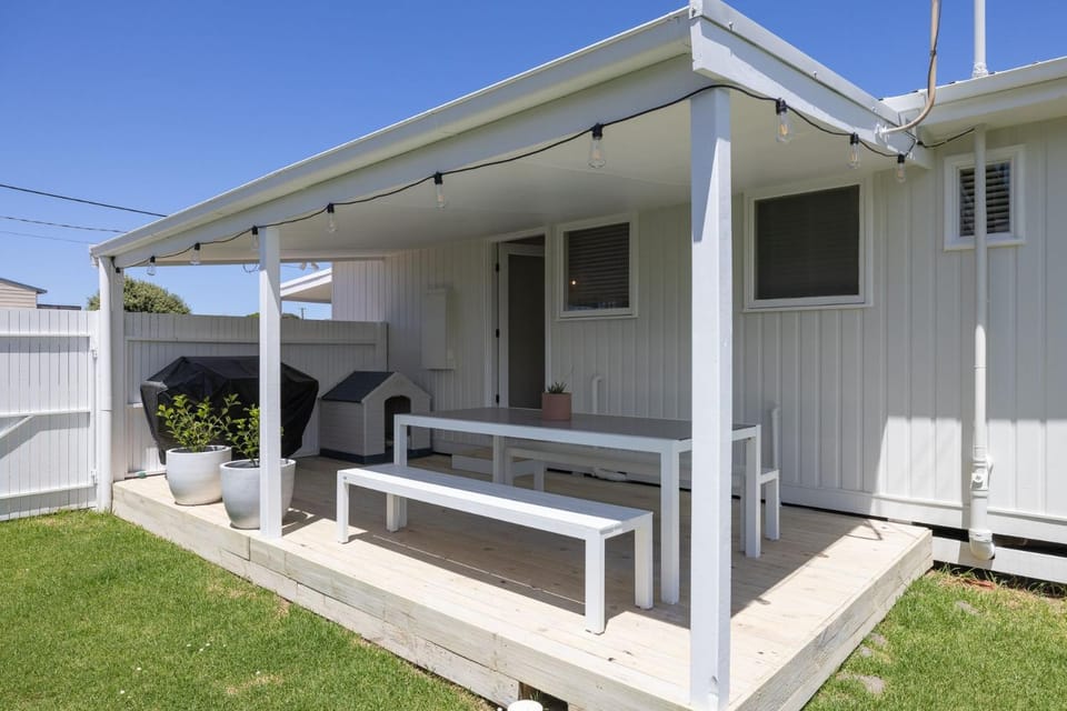 Salt & Stone House in Victoria
